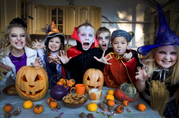 IPEMA - Voice of Play - kids on their halloween costume